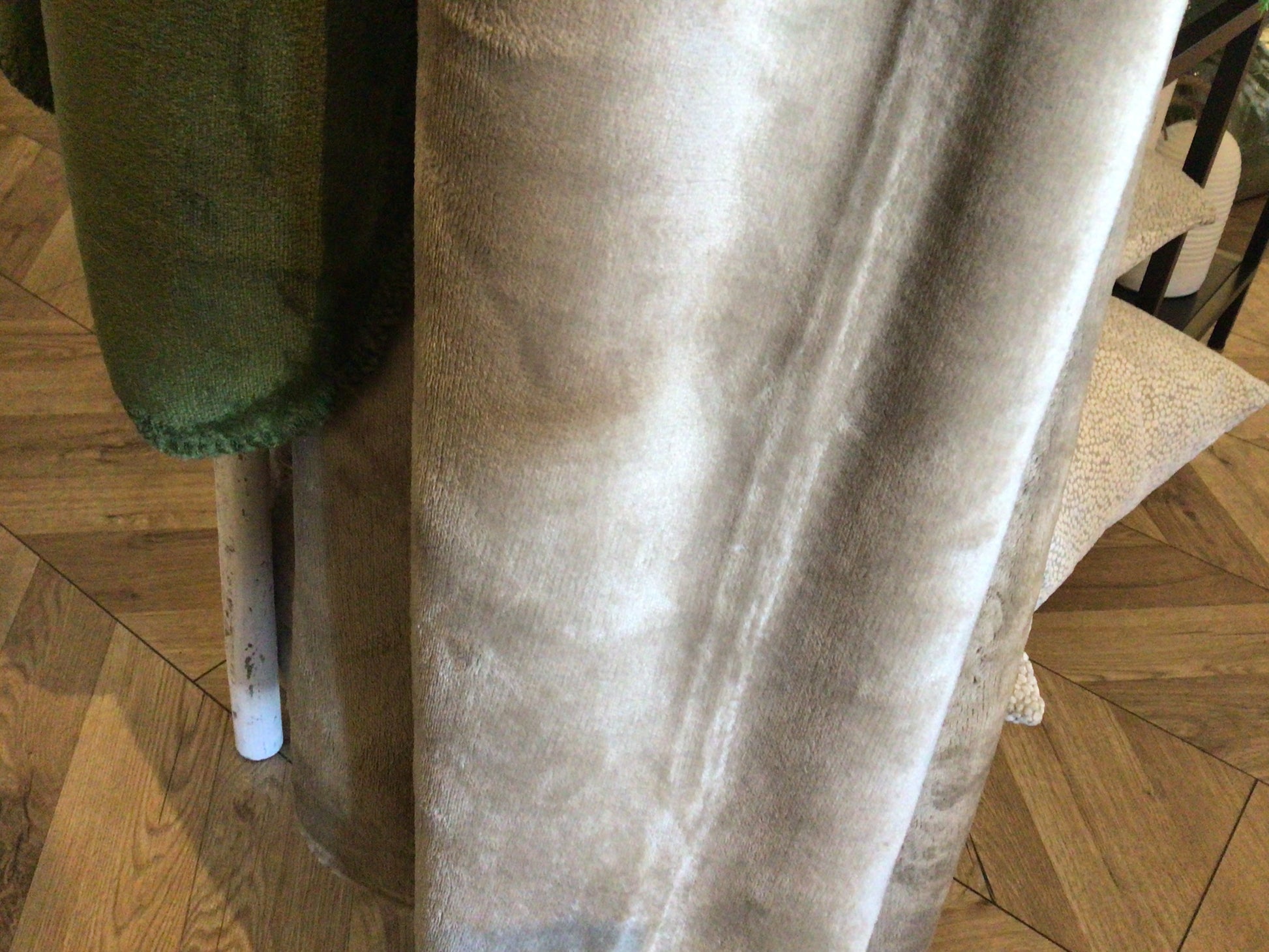 Taupe/Mink Cosy Throw