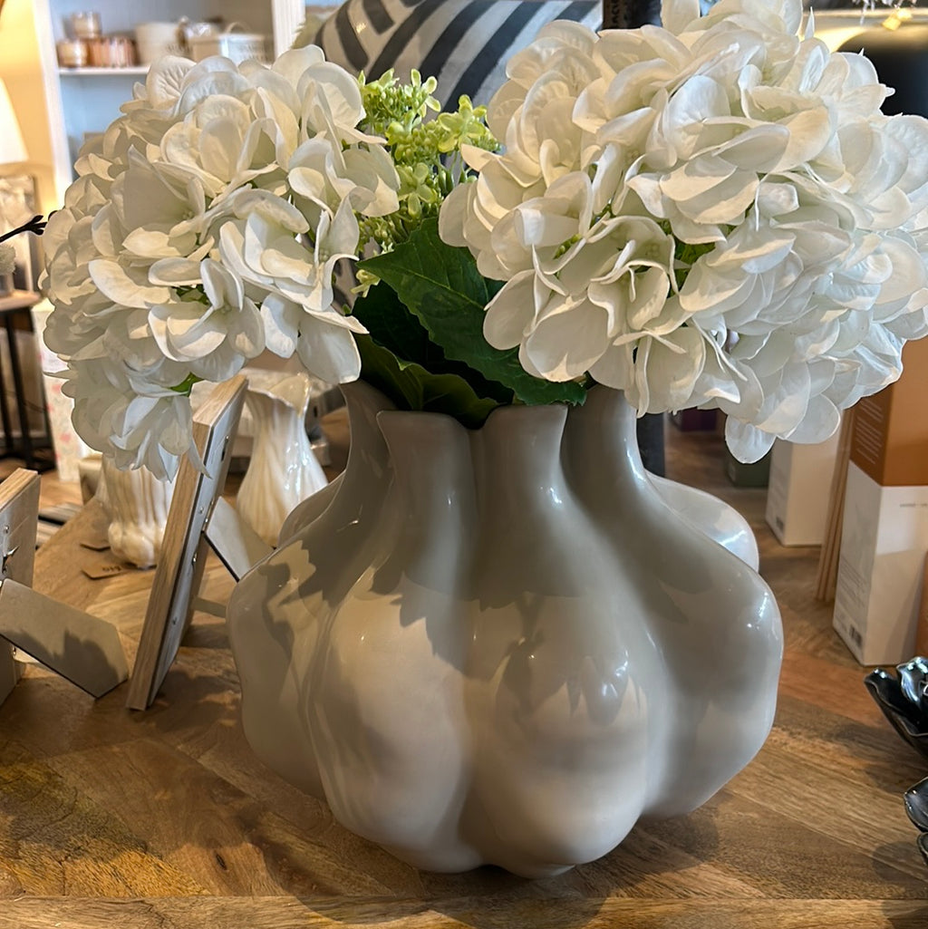 Wikholm Violet Vase Linen