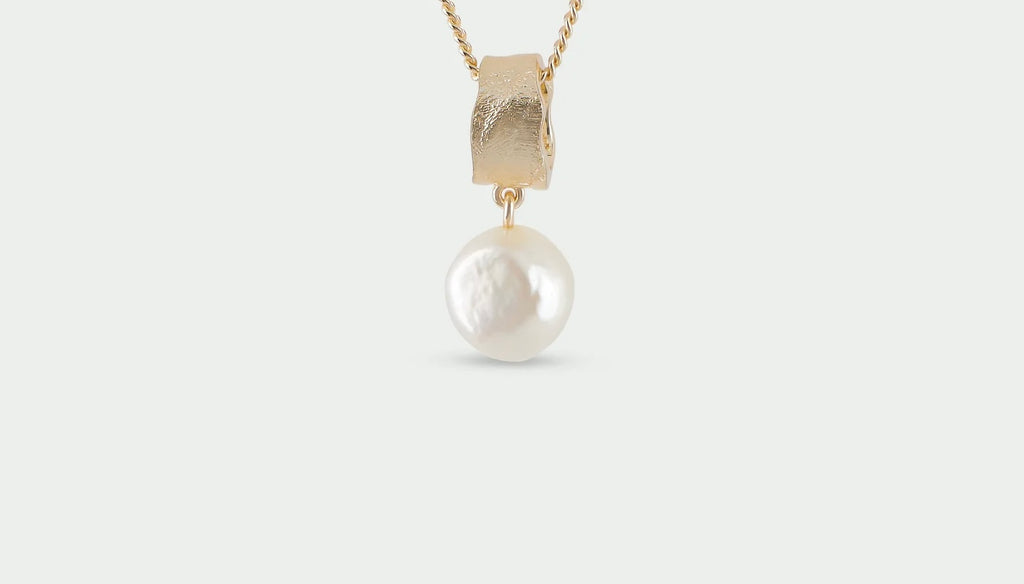 Freshwater Pearl Necklace Gold