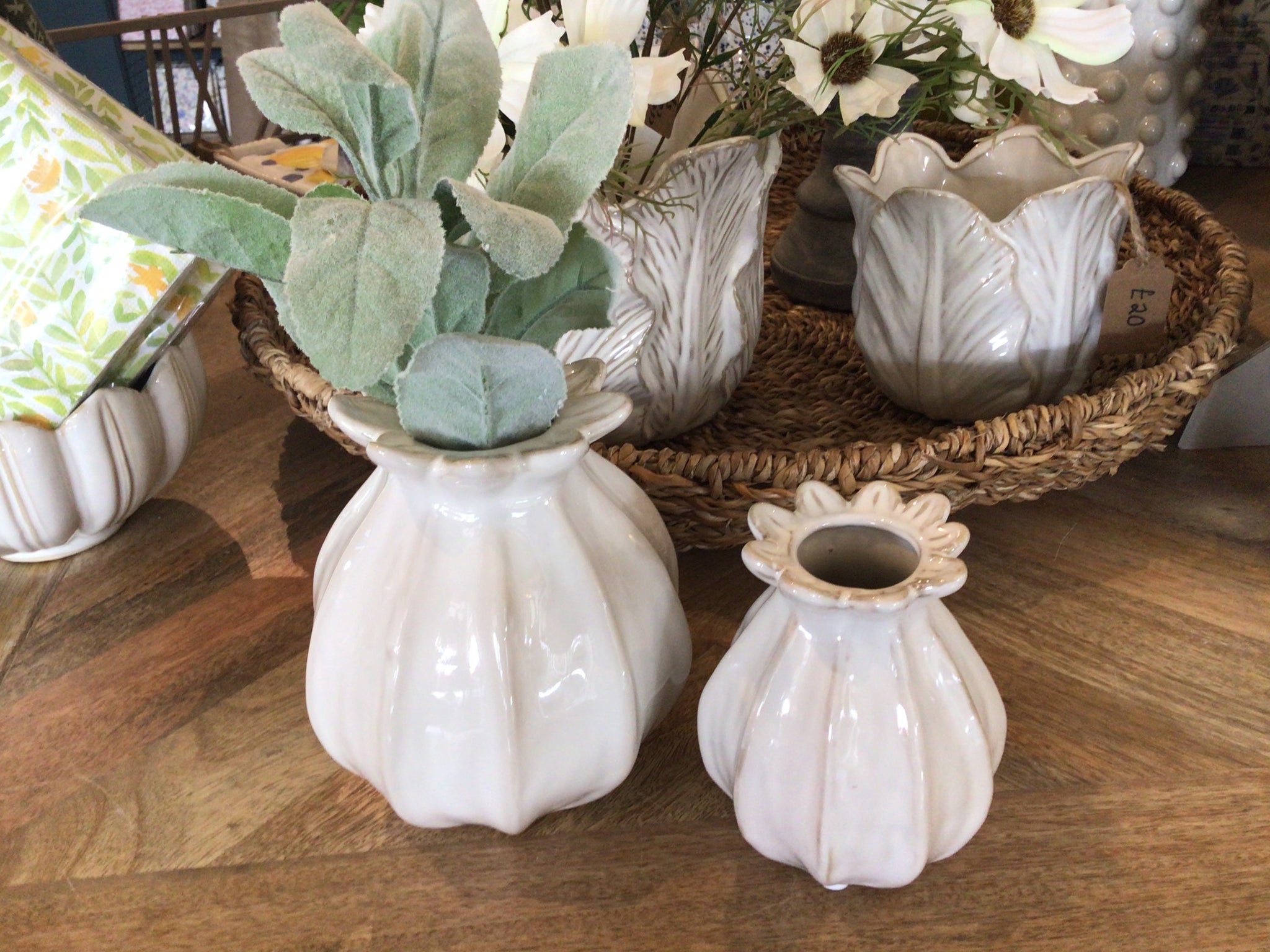 Lillian Vase White Medium